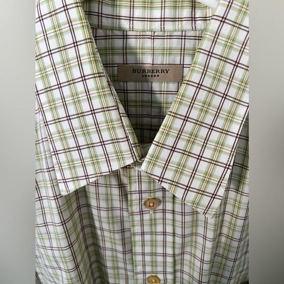 LIKE NEW CONDITION BURBERRY PLAID SHIRT SIZE LARGE - Picture 3 of 9